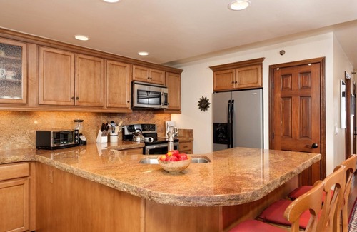 Aspen Condo | 15% Off for Fall Savings! Stay 3 Nights Now thru Nov 19
