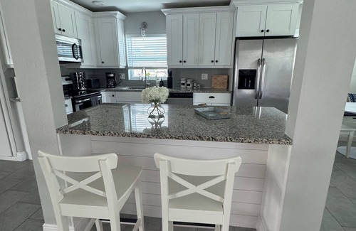 Ridge Wood Heights House | 15% off in August - SANDY FEET - family-friendly, pool, basketball & foosball