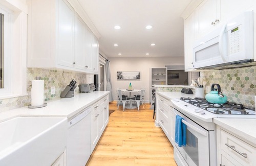 Pierpont Bay House | 15%Off Oct 23-25 StepsToSand Hot Tub/Great Reviews