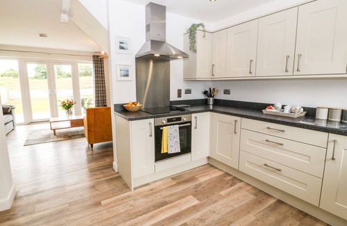 Brynteg House | 15 PARC DELFRYN, family friendly, with a garden in Benllech