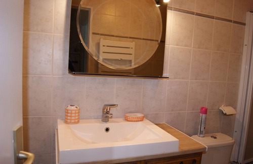 Six-Fours-les-Plages Apartment | 150 M from the beach studio in SIX FOURS LES PLAGES