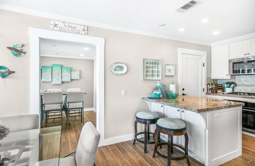 Avalon House | 150 Middle Terrace – Stunning 3BD Avalon Home, Views!, Golf Cart, A/C