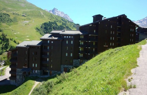 Meribel-Mottaret Apartment | 150m from ski slopes, 1st floor, balcony, tv, 28m², Méribel-Mottaret