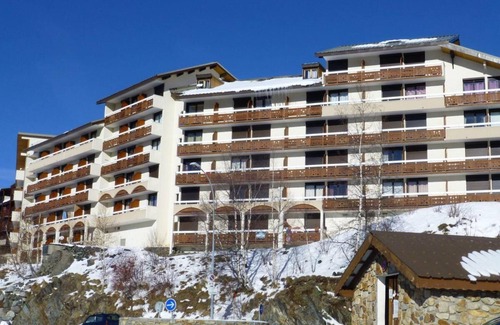 Eclose-Est Apartment | 150m from ski slopes, 4th floor, balcony, tv, ski locker, 23m², Alpe d'Huez
