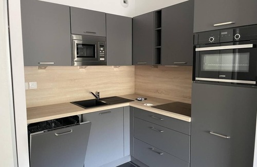 Eaux-Bonnes Apartment | 150m from ski slopes, 1st floor, view ski slopes, swimming pool, balcony, tv, ski locker, 58m²