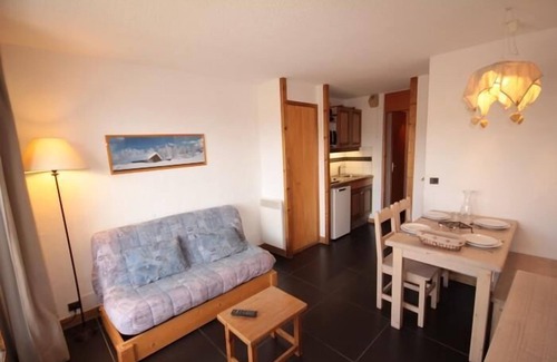 Les Saisies Apartment | 150m from ski slopes, 2nd floor, view panoramic, balcony, tv, ski locker, 22m², Les Saisies