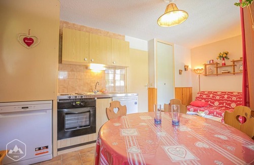 Aussois Apartment | 150m from ski slopes, Ground floor, balcony, tv, ski locker, 21m², Aussois