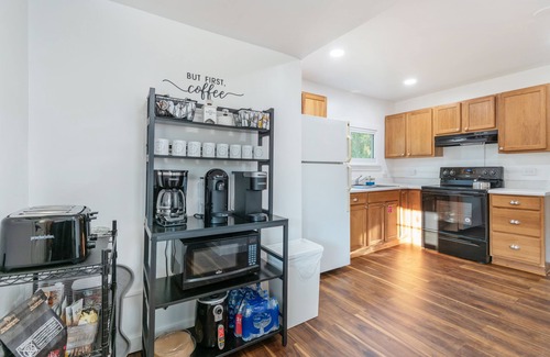 Robbinsville House | 15min to Cherohala 30min to Fontana. Motorcycle friendly. Sleeps 8. Pets!