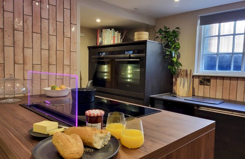 York House | 16 Castlegate, YORK - Four Bedroom House, Sleeps 8