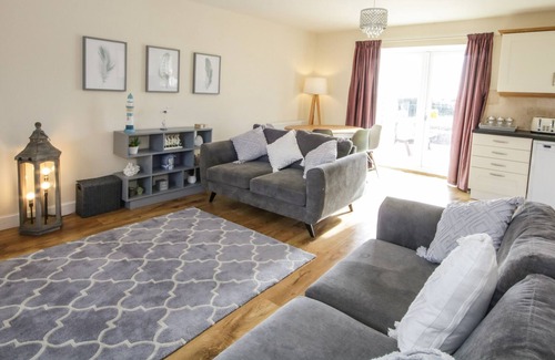 Llangefni Cottage | 16 CEFN CWMWD COTTAGES, family friendly, with a garden in Llangefni