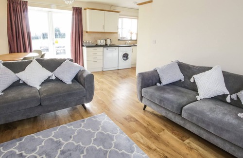 Llangefni Cottage | 16 CEFN CWMWD COTTAGES, family friendly, with a garden in Llangefni