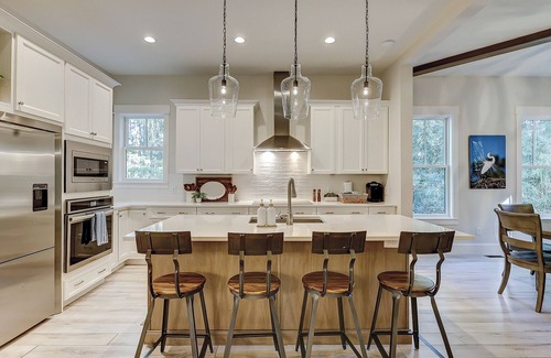 Heritage Woods House | 16 East Garrision - An Elegant Sea Pines Retreat with Southern Charm!