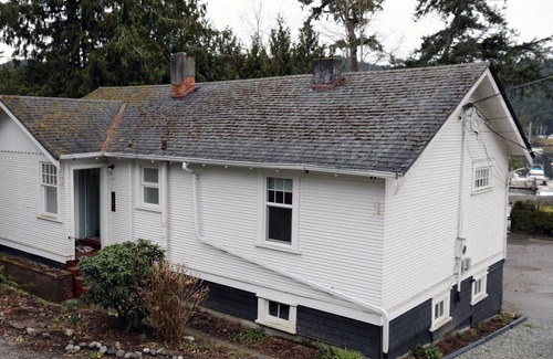 Brentwood Bay House | #161 Brentwood- 3 Bedroom House. Beautiful Ocean View