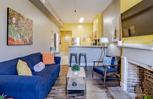 Central Business District Apartment | 161 State St Unit A (Lower Right) · Amazing Downtown Duo! 2 Bed / 1.5 Baths. 1100Sq FT