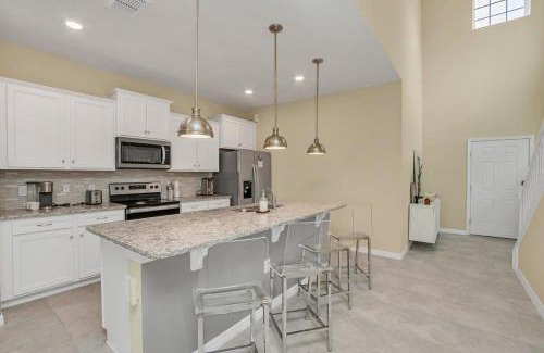 Davenport House | 1681KL Weekly Stay 6Br Fireworks View