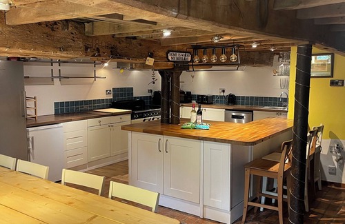 Hulland Ward House | 16th Century Water Mill, Sleeps 20, perfect for a family or friends get together