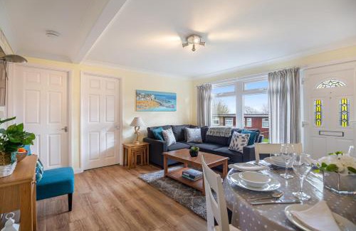 Dartmouth Ski Chalet | 17 Norton Park