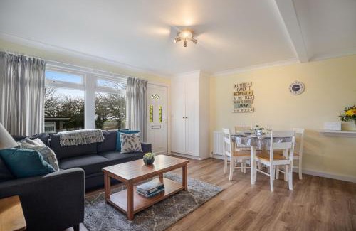 Dartmouth Ski Chalet | 17 Norton Park