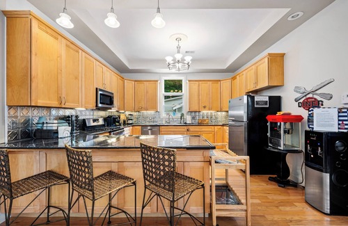 Lake Michigan Beach House | 17 Person Lake Michigan Beach House-Private Beach