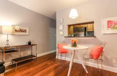 North Side Apartment | 1700 Nueces Street