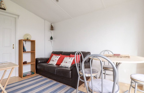 Padstow Cottage | 171 ATLANTIC BAYS, with a garden in St Merryn