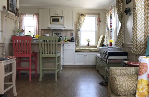 East Sandwich Cottage | 173C N. Shore Blvd - Cozy cottage, A/C, ocean views, private path to beach