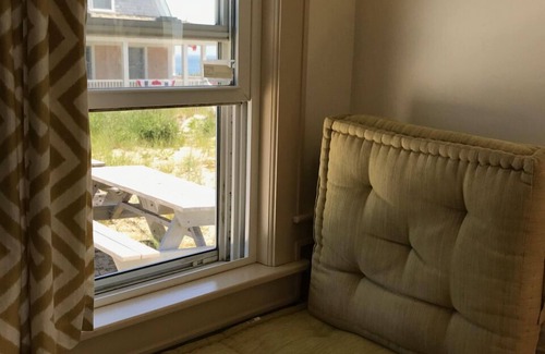 East Sandwich Cottage | 173C N. Shore Blvd - Cozy cottage, A/C, ocean views, private path to beach