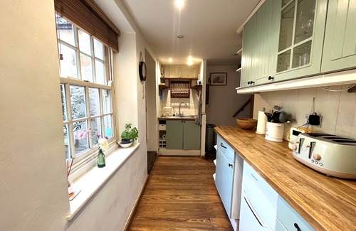 Bradford-on-Avon Cottage | 1750s cottage near Bath , 4 bed sleeps 9, Bradford on Avon, Cotswolds.