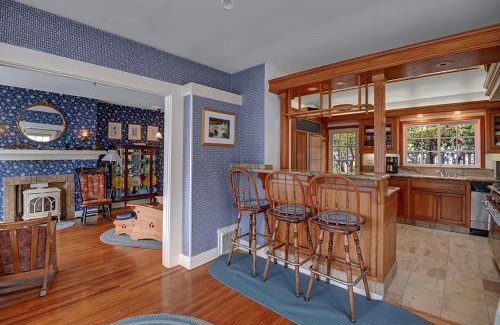 Avalon House | 176MT Middle Terrace