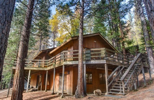 North Wawona Ski Chalet | 17B Tylers Timber Lodge