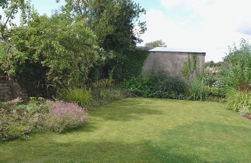 Bedale Cottage | 17th-century cottage overlooking village green.