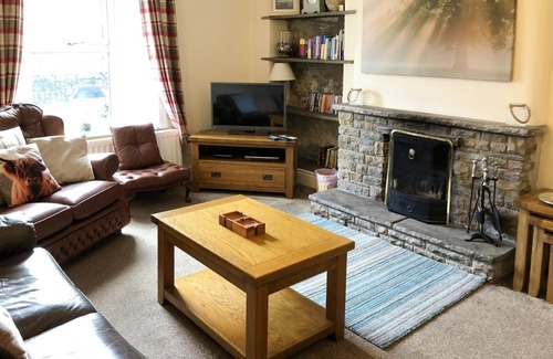 Hawes Cottage | 17th century farmhouse with open fires.