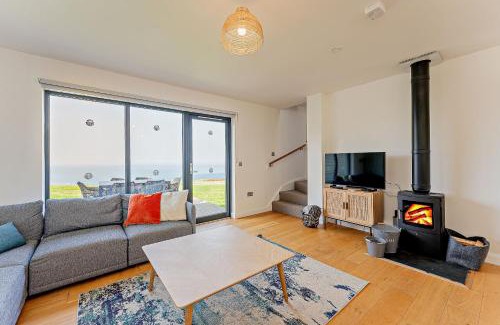 Pistyll House | 18 - 3 Bedroom Cottage - LP