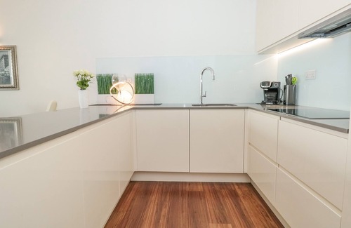 Torquay City Centre Cottage | 18 Abbey Sands