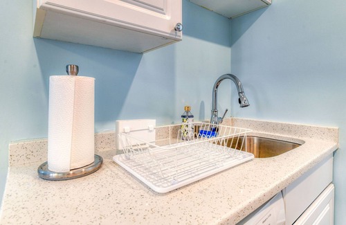 Ocean Grove Apartment | 18 ABBOTT APT - SPACIOUS GARDEN LEVEL APT - 1 block from the Beach