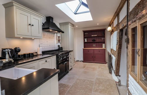 Llangollen Cottage | 18 CHURCH STREET, pet friendly, with open fire in Llangollen