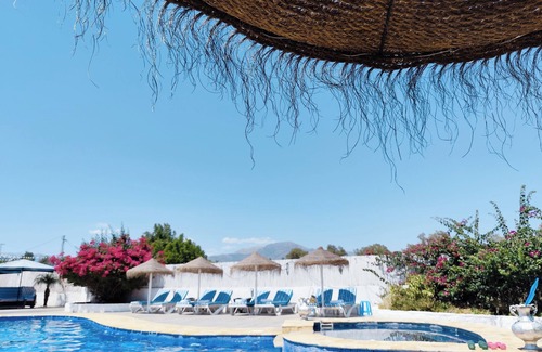 Coin Villa | 18 Person Bachelorette Pool Parties