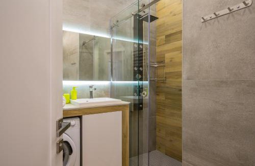Verkhnie Misto Apartment | 18 Sofievskaya Apartments