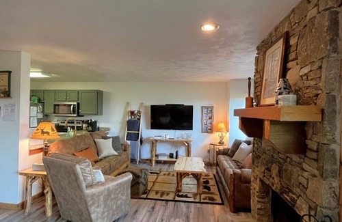 Hidden Valley Apartment | 1809 Eagles Ridge Court