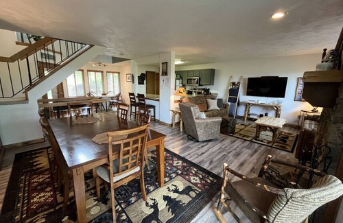 Hidden Valley Apartment | 1809 Eagles Ridge Court