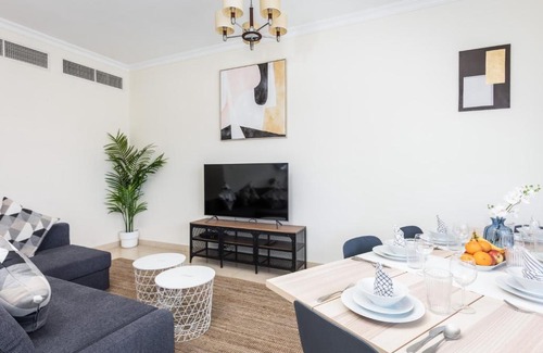 Jumeirah Lake Towers Apartment | 180° Sheik Zayed Road balcony views 2BR in JLT
