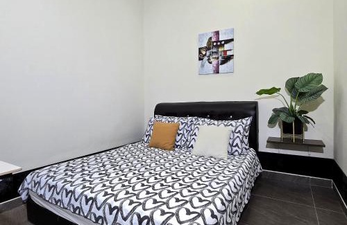 Teluk Intan House | 1813 HOME STAY 8 Roon 6 Bath 5MINUTE TO LEANING TOWER