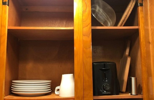 Union City Apartment | 1817 2C · Authentic cute 1bed Apt-20 min to NYC/Parking Avai