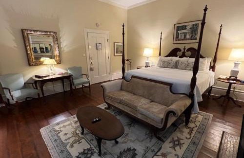 Macon Hotel | 1842 Inn
