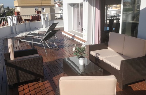 Torre del Mar Apartment | 185m2 penthouse 4 minutes from the beach, with a large terrace in a pedestrian area.
