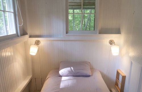 The Heights Cottage | 1880's Boathouse on a hill. Short walk to Crescent Beach.