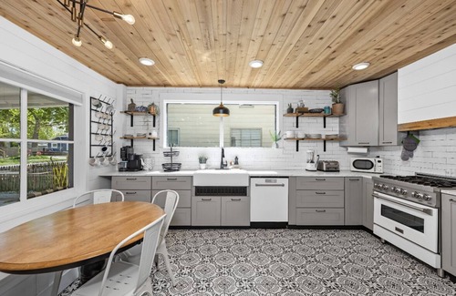 Coeur d'Alene Other | 1890's renovated downtown Coeur d’Alene home