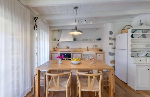 Pefki House | 1890s Romanati Boutique House I Authentic Retreat