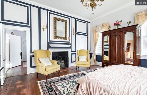 North Newport News Bed & Breakfast | 1896 Historic Bed & Breakfast Mansion with a general store