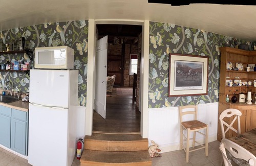 Zion Crossroads House | 18th Century Charming Bungalow #127 Pool & Spa.